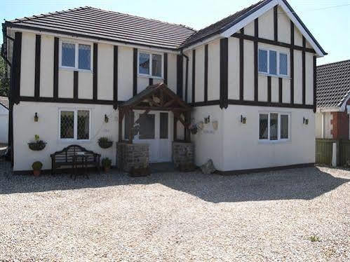 Tudor Lodge Ammanford Exteriör bild